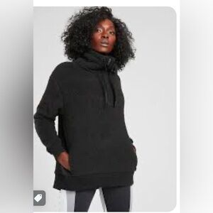 Athleta Talus half zip fleece top with front pocket! Worn once
